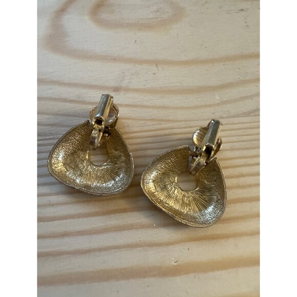 Gold-Tone Textured Clip-On Earrings Vintage Style Triangular Shape Jewelry - Picture 3 of 4